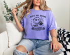 90's themed comfort colors tshirt for moms that says "ain't no hood like motherhood."